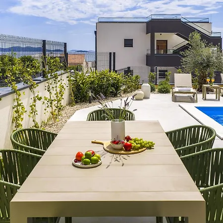 Holiday home Luxurious In *