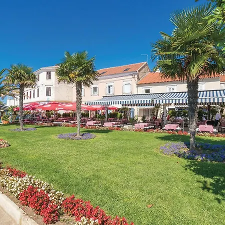Luxurious In * Pakoštane